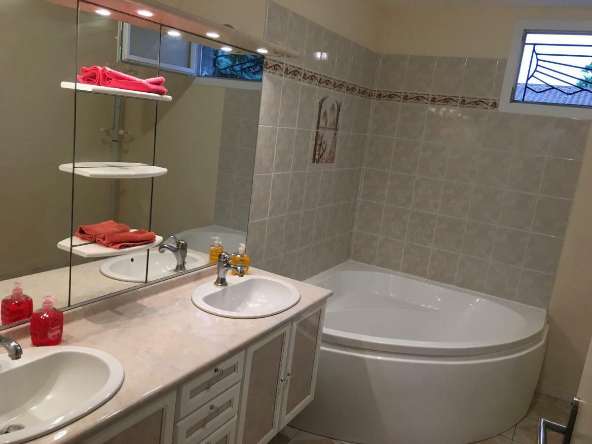 Villa Plein Pied Rez-De-Chaussee+1 Avec Dependance Cenon Luaran gambar